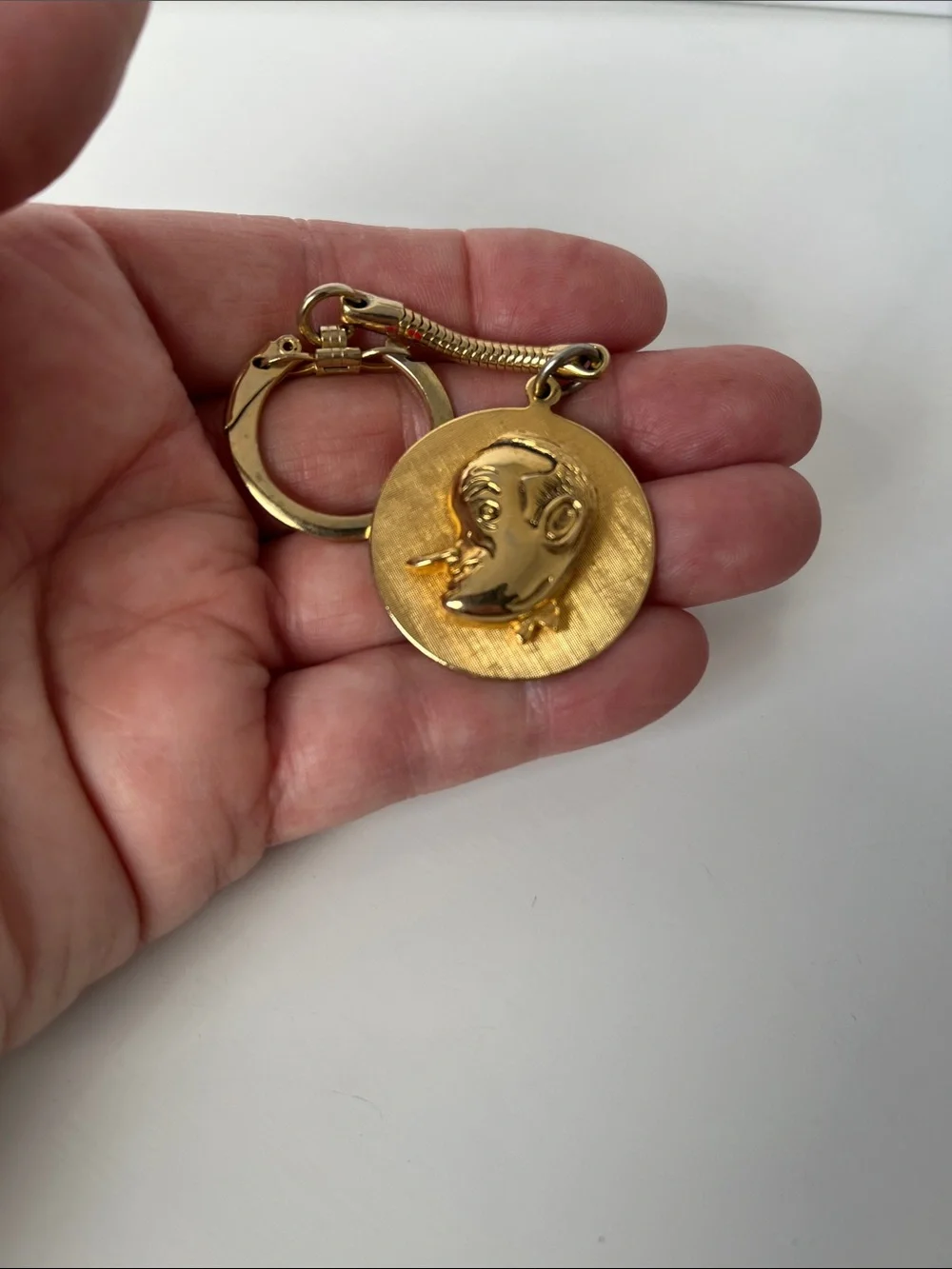 Vintage Bob Hope Gold Tone Keychain Celebrity Souvenir Comic Caricature Key Ring